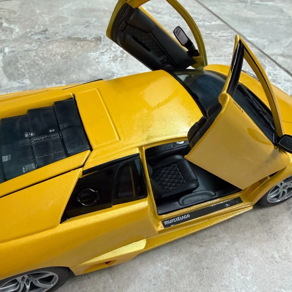 maisto bright yellow